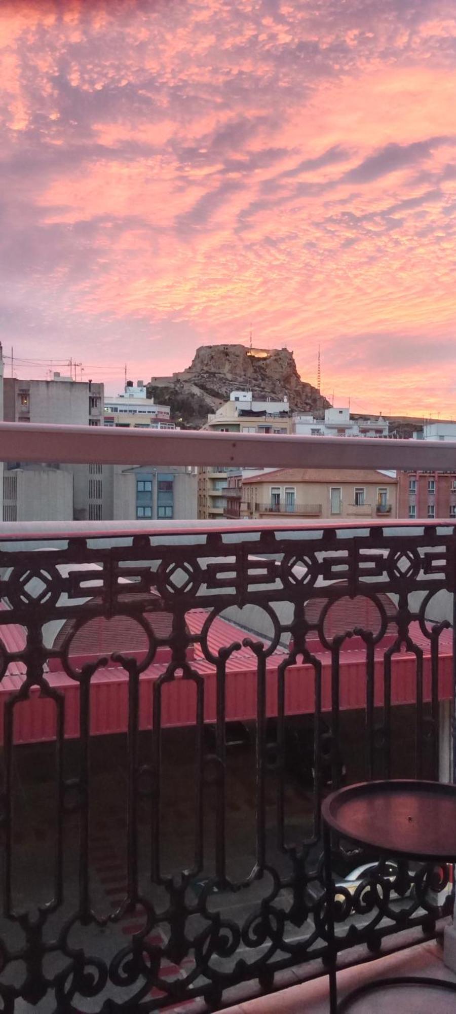 Room With Private Bathroom And Balcony Nearby The Mercado Central, Center And Beach Alicante Bagian luar foto