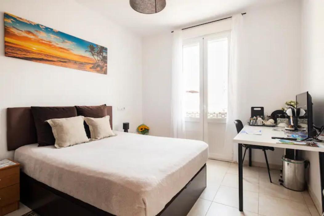 Room With Private Bathroom And Balcony Nearby The Mercado Central, Center And Beach Alicante Bagian luar foto
