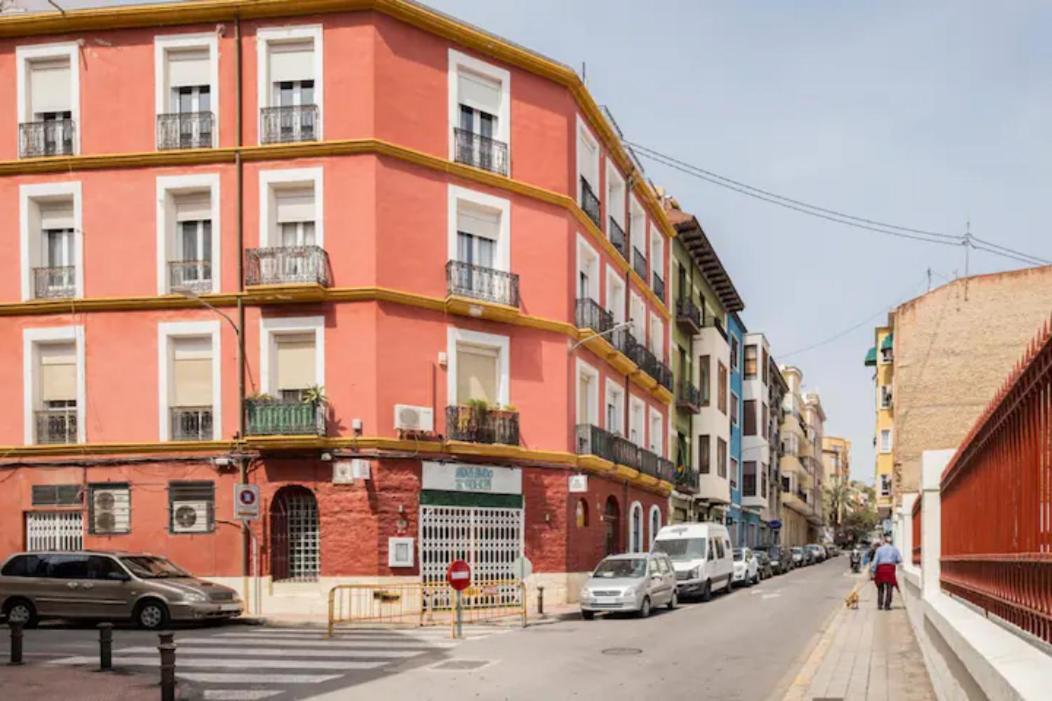Room With Private Bathroom And Balcony Nearby The Mercado Central, Center And Beach Alicante Bagian luar foto