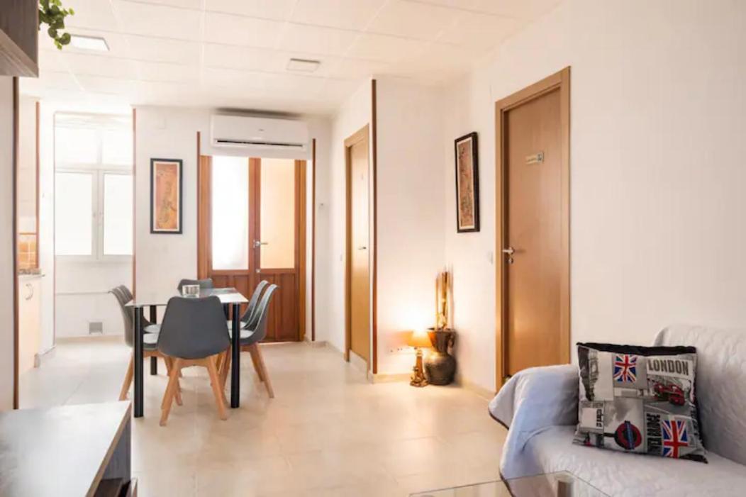 Room With Private Bathroom And Balcony Nearby The Mercado Central, Center And Beach Alicante Bagian luar foto