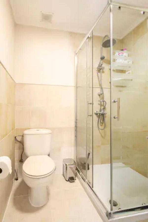 Room With Private Bathroom And Balcony Nearby The Mercado Central, Center And Beach Alicante Bagian luar foto