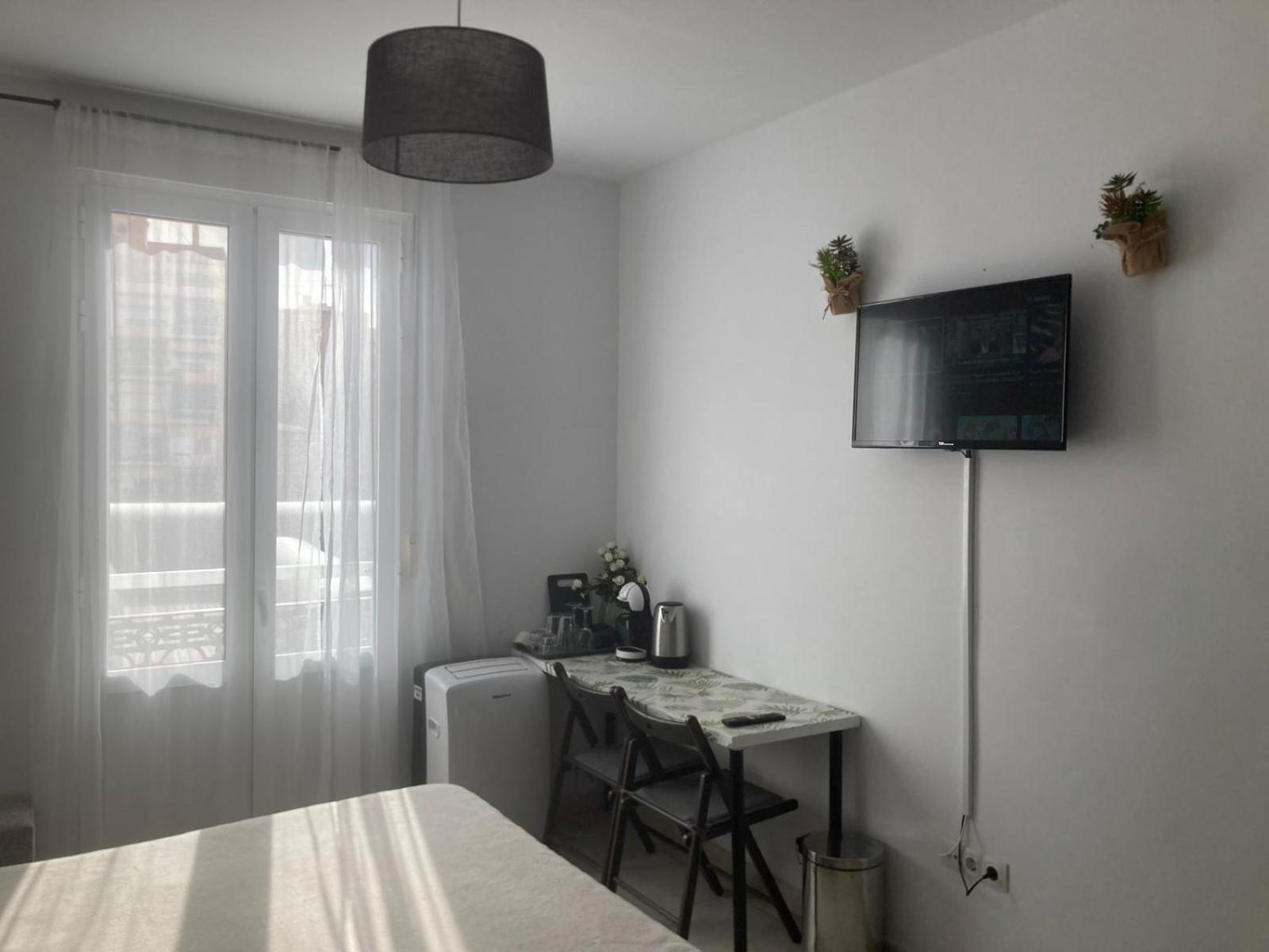 Room With Private Bathroom And Balcony Nearby The Mercado Central, Center And Beach Alicante Bagian luar foto