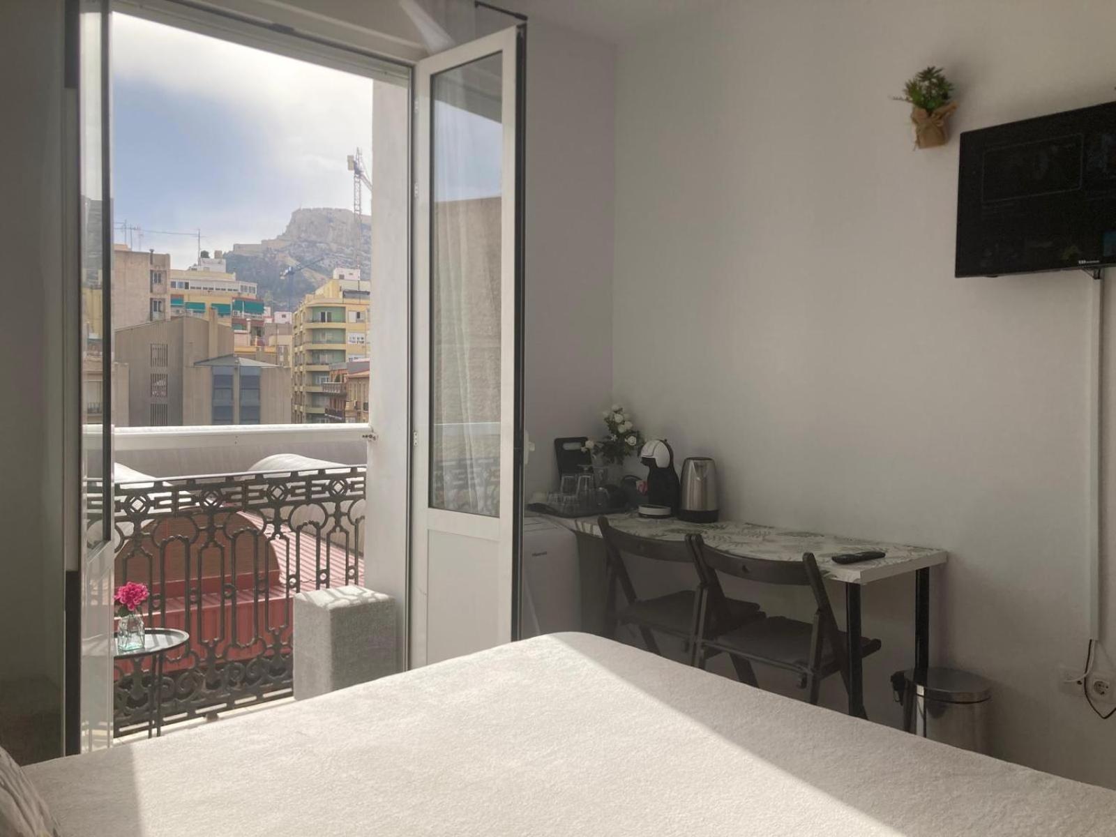 Room With Private Bathroom And Balcony Nearby The Mercado Central, Center And Beach Alicante Bagian luar foto