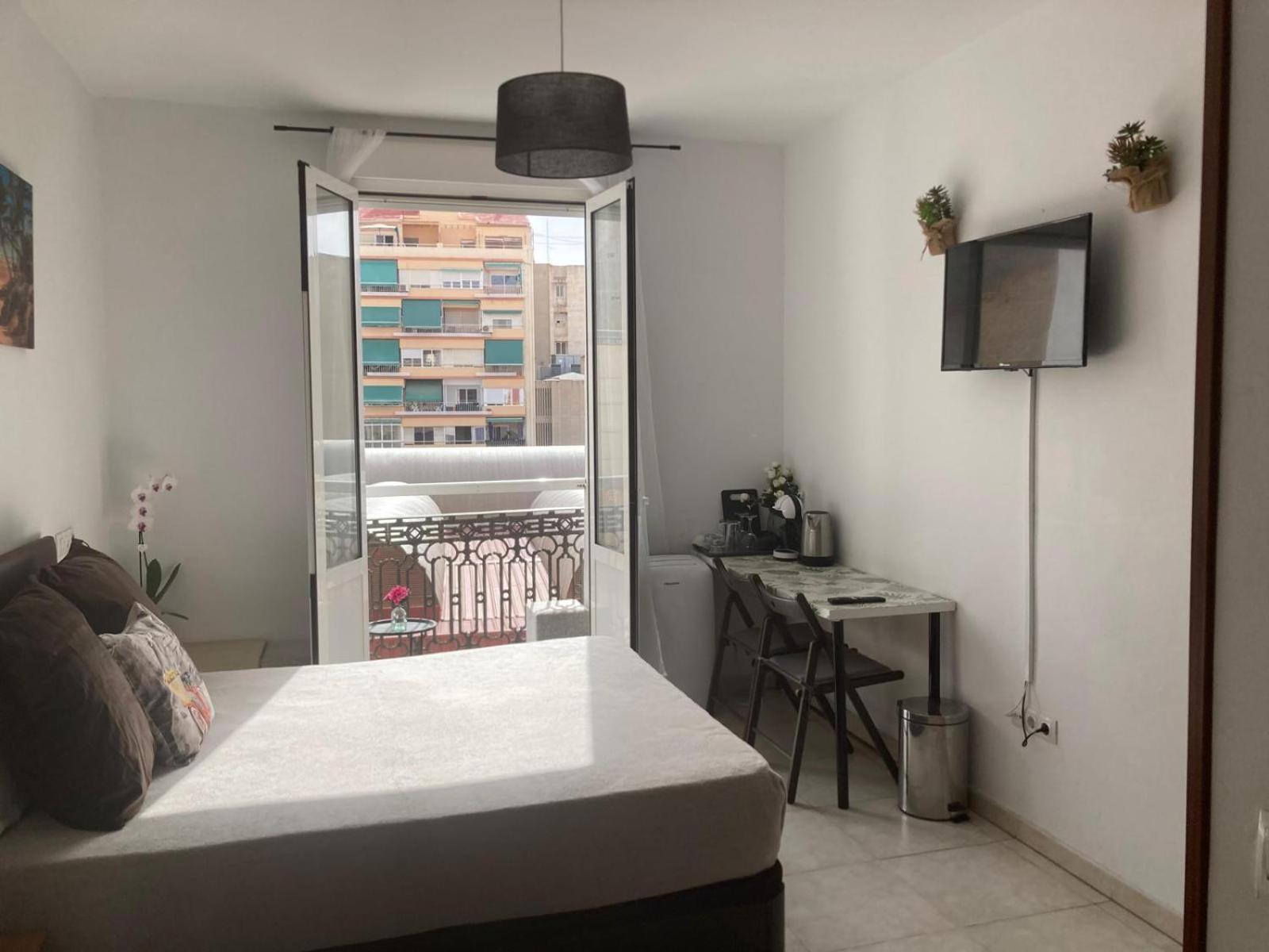 Room With Private Bathroom And Balcony Nearby The Mercado Central, Center And Beach Alicante Bagian luar foto