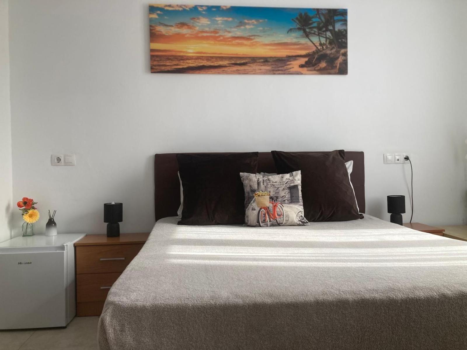 Room With Private Bathroom And Balcony Nearby The Mercado Central, Center And Beach Alicante Bagian luar foto