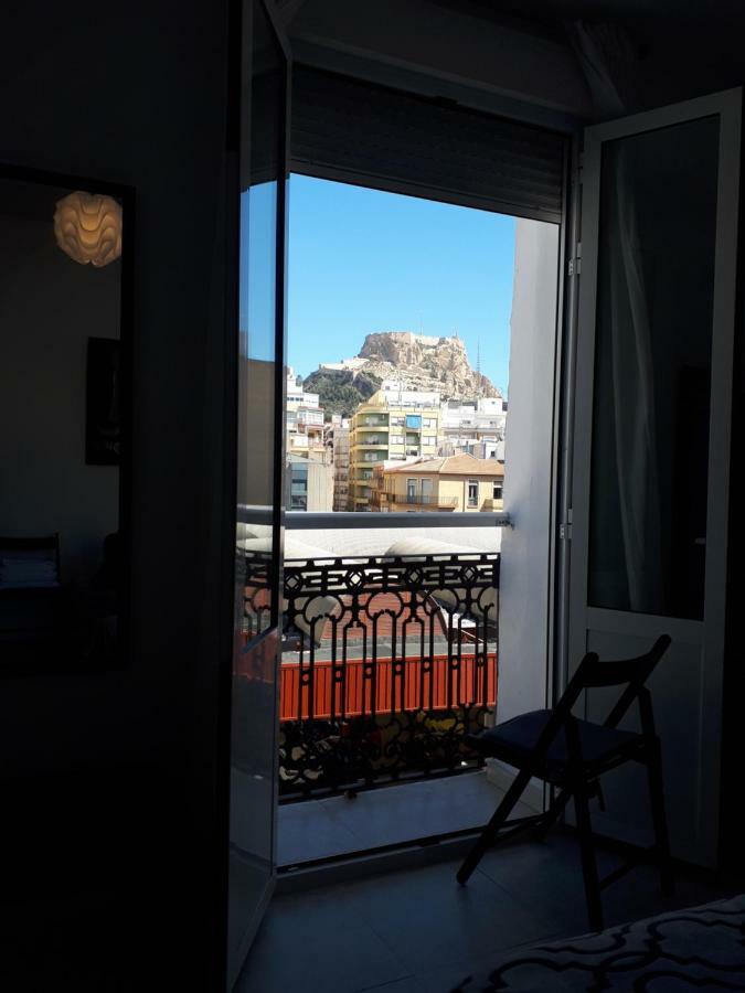 Room With Private Bathroom And Balcony Nearby The Mercado Central, Center And Beach Alicante Bagian luar foto